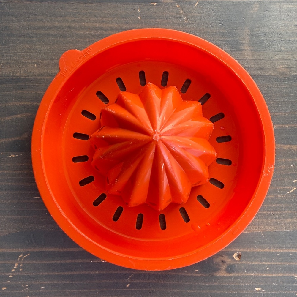 Vintage Tupperware citrus juicer